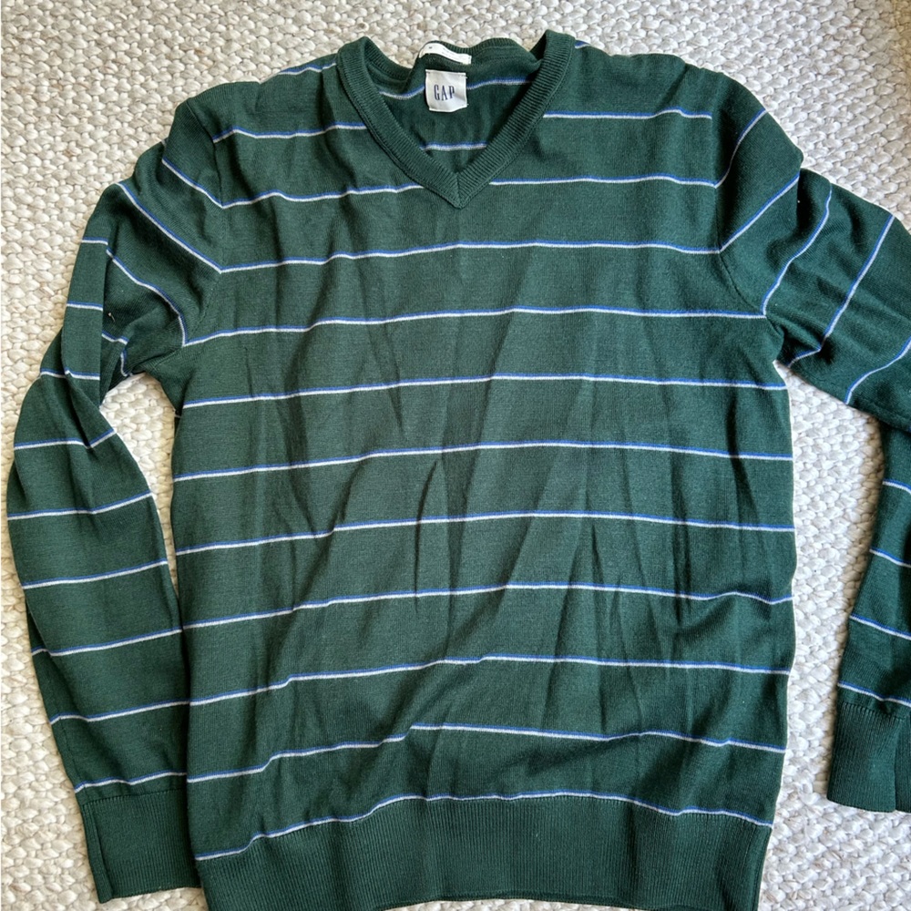 Men’s Size M Slim fit Gap merino wool sweater